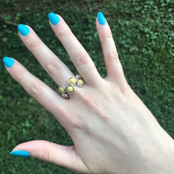 Cute yellow stone ring! - Picture 2 of 4